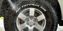 How to Clean and Shine your Tires thumb