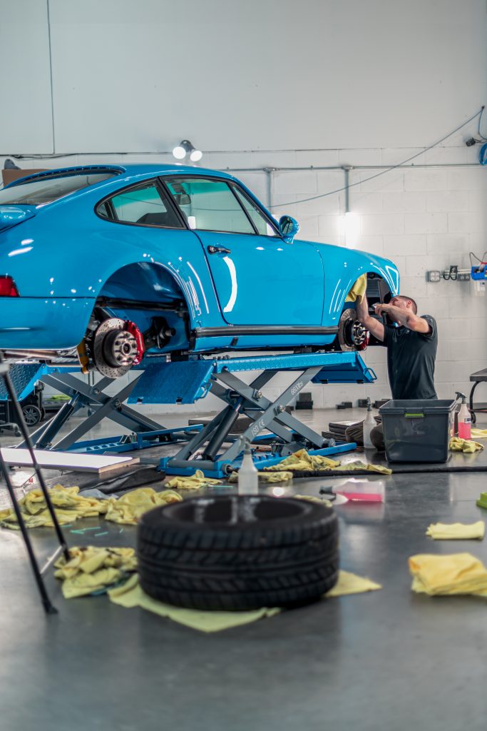 Porsche 911 RSR in Mexico Blue Detail 