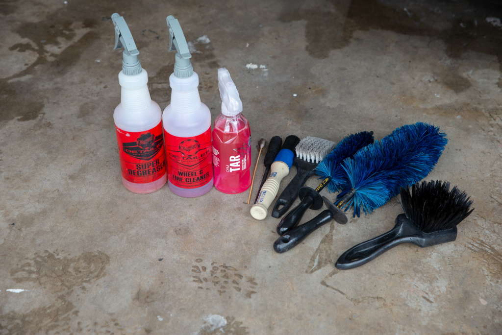 wheel cleaner and brushes