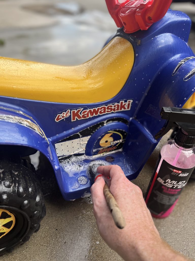 Power Wheels Lil’ Kawasaki Ninja Washing Running Boards with Detail Factory Tri-Grip Brush