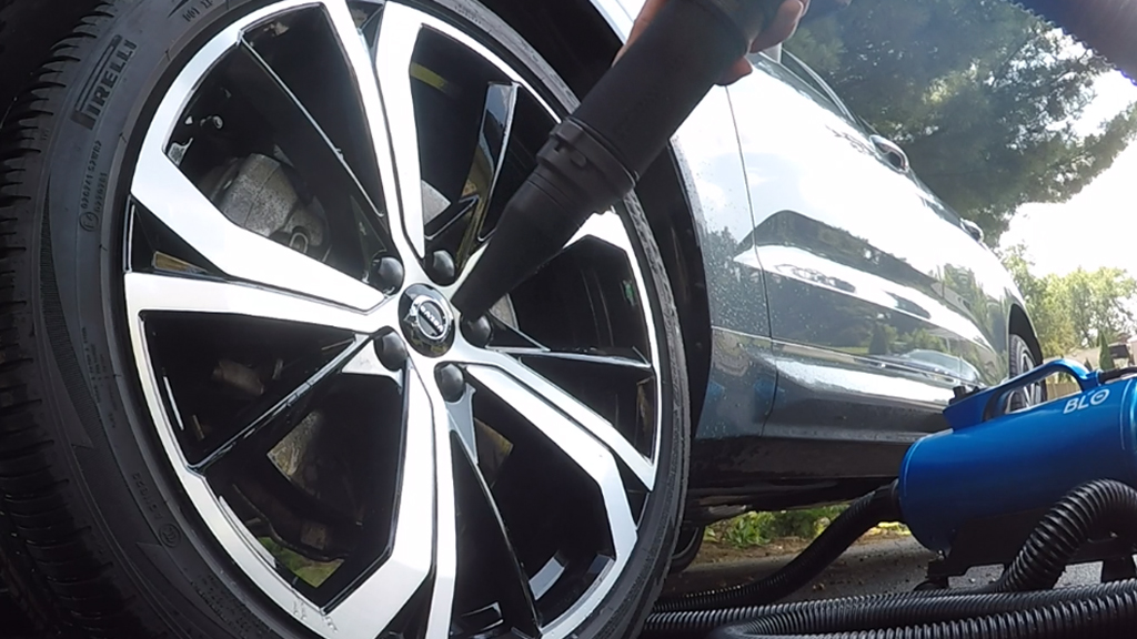 2022 Volvo XC60 Wheel Detail - Blo Car Dryer AIR GT
