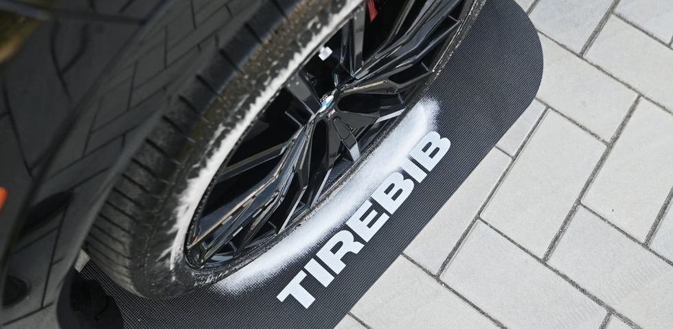 TireBib-and-Dressing