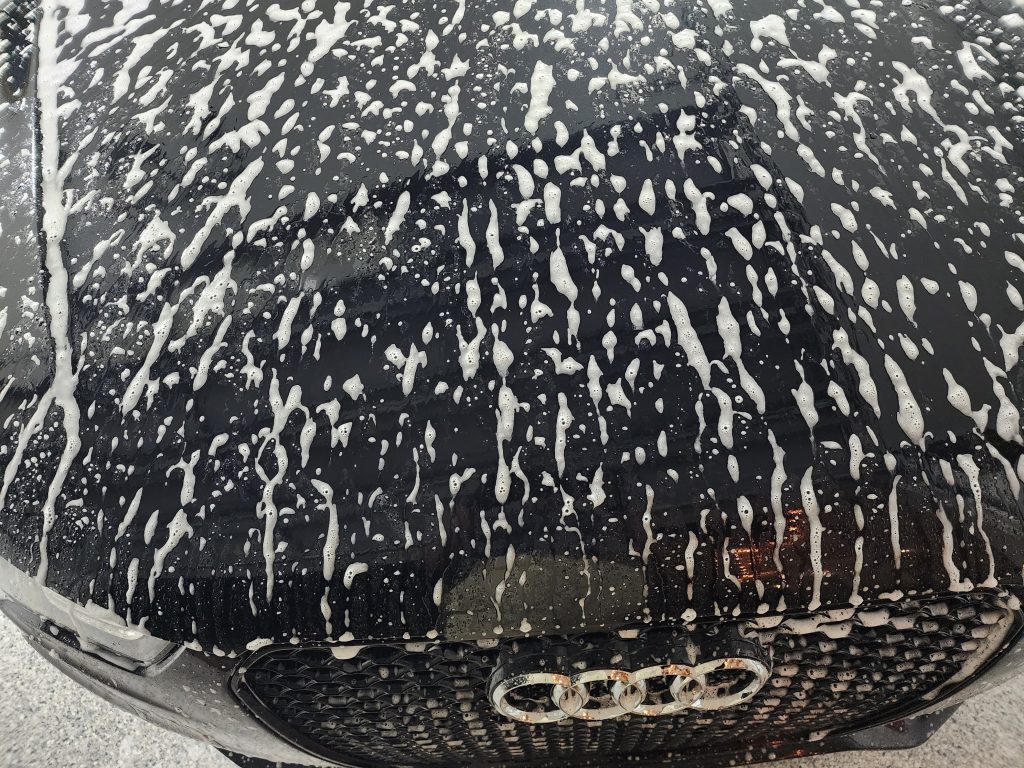 Foaming Audi RS 5