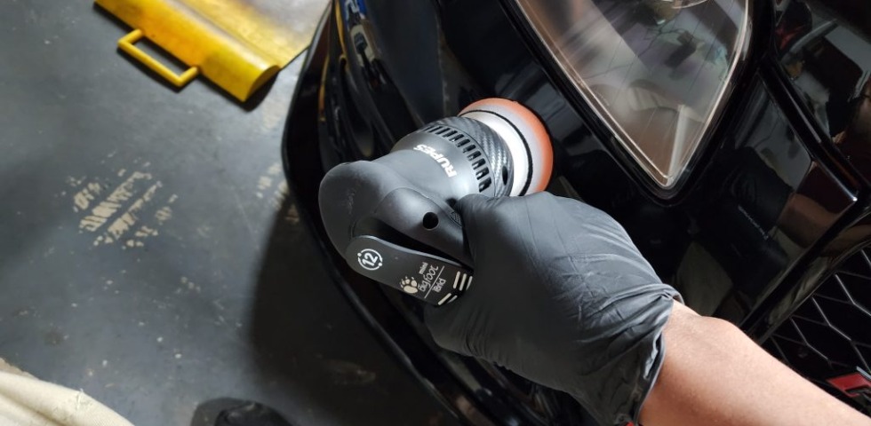 A Convenient Polishing Tool - Rupes iBrid Mini HLR75