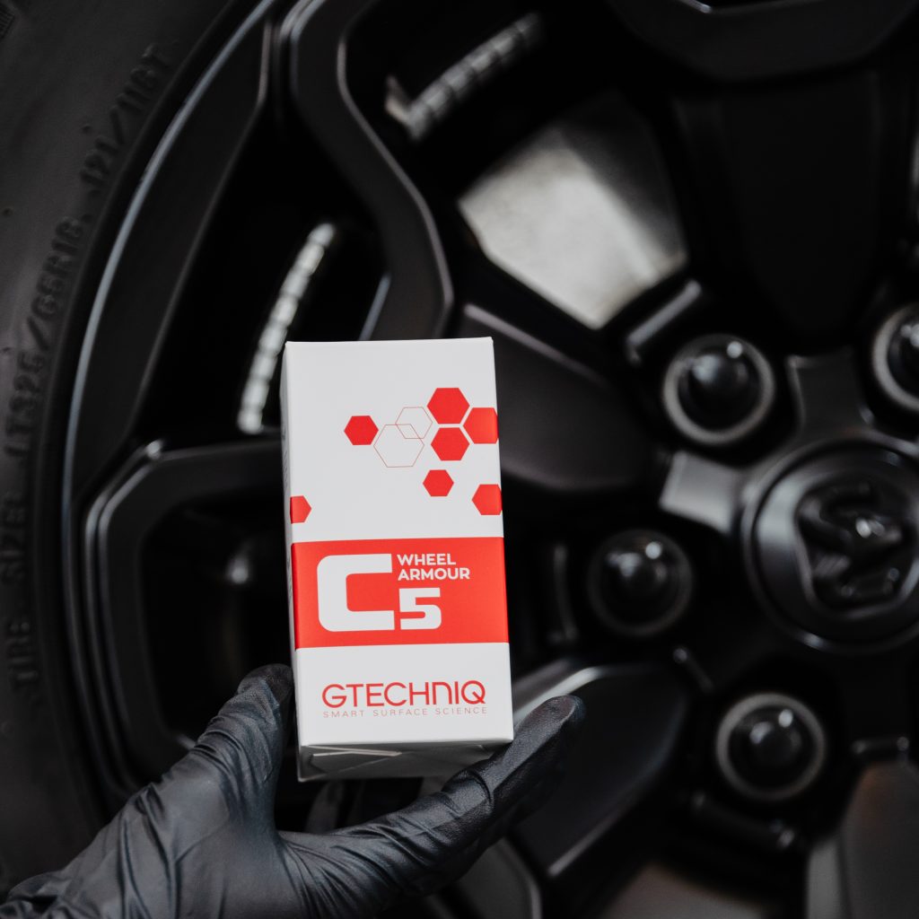 Gtechniq C5 Box on Wheel