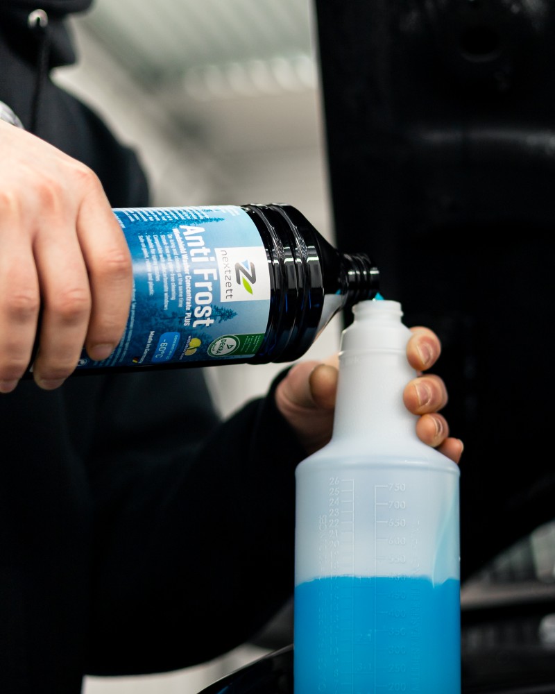 Mixing Anti Frost Windshield Washer Fluid Concentrate for winter