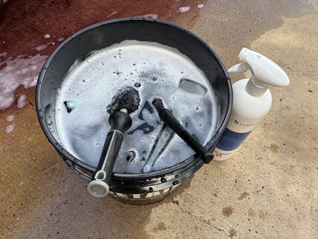 Dirt Wheel Wash Bucket