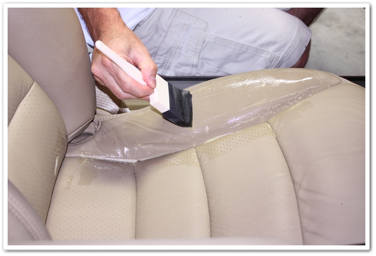 Applying Leatherique Rejuvenator Oil to 2008 Chevy Corvette leather seats