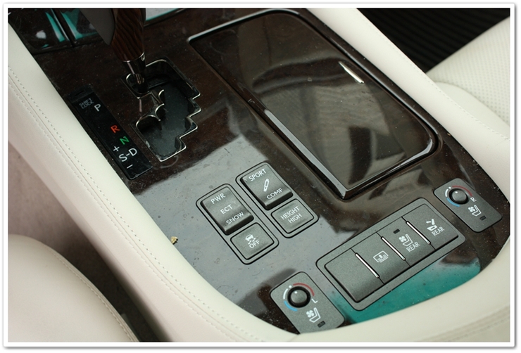 2008 Lexus LS460L interior before detailing