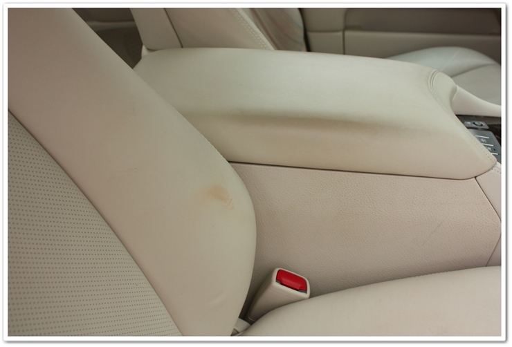 2008 Lexus LS460L stains on leather before detailing