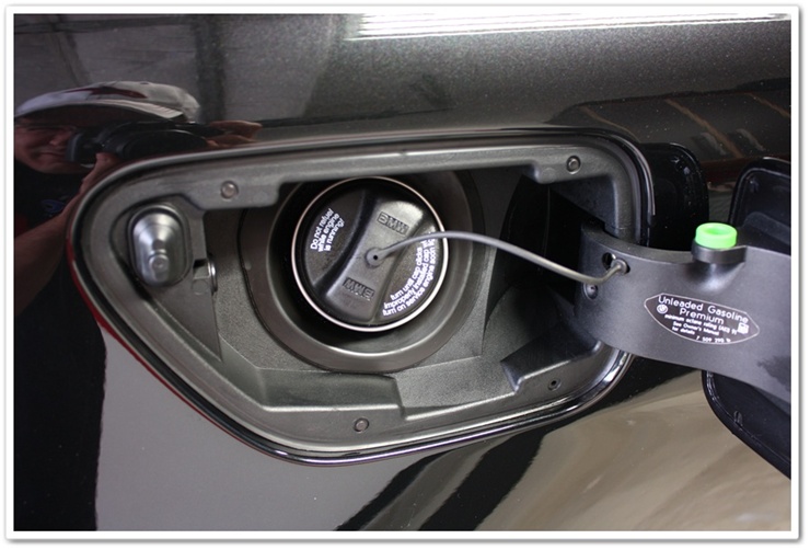 BMW M6 gas lid after detailing