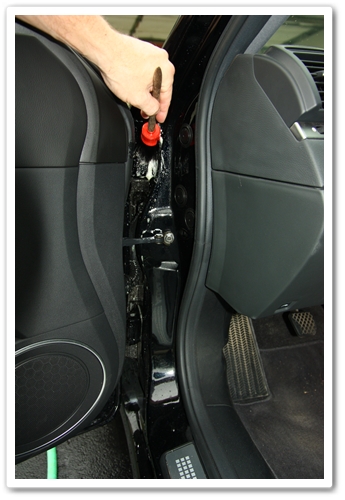 Cleaning the inside of your door jambs with P21S Total Auto Wash and soft brush
