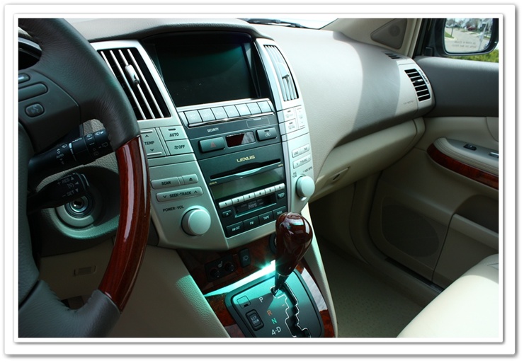 Lexus RX350 interior after detailing